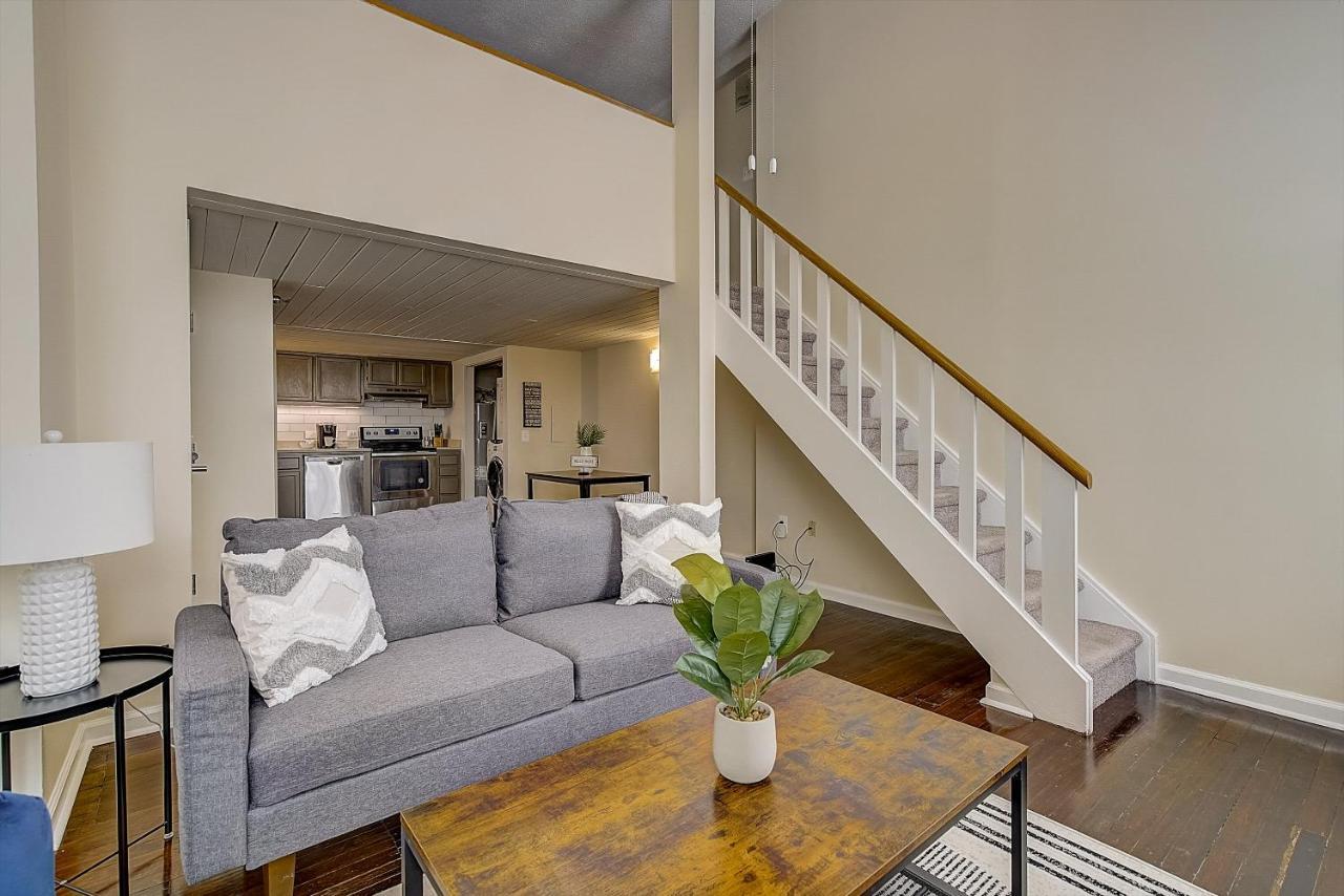 Frontdesk I The Cosmopolitan Apts Philadelphia Διαμέρισμα Δωμάτιο φωτογραφία